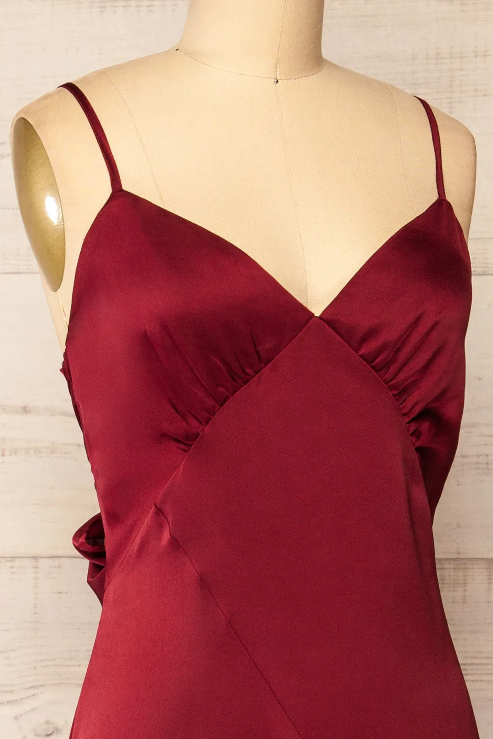 Athy Burgundy | Satin Midi Dress