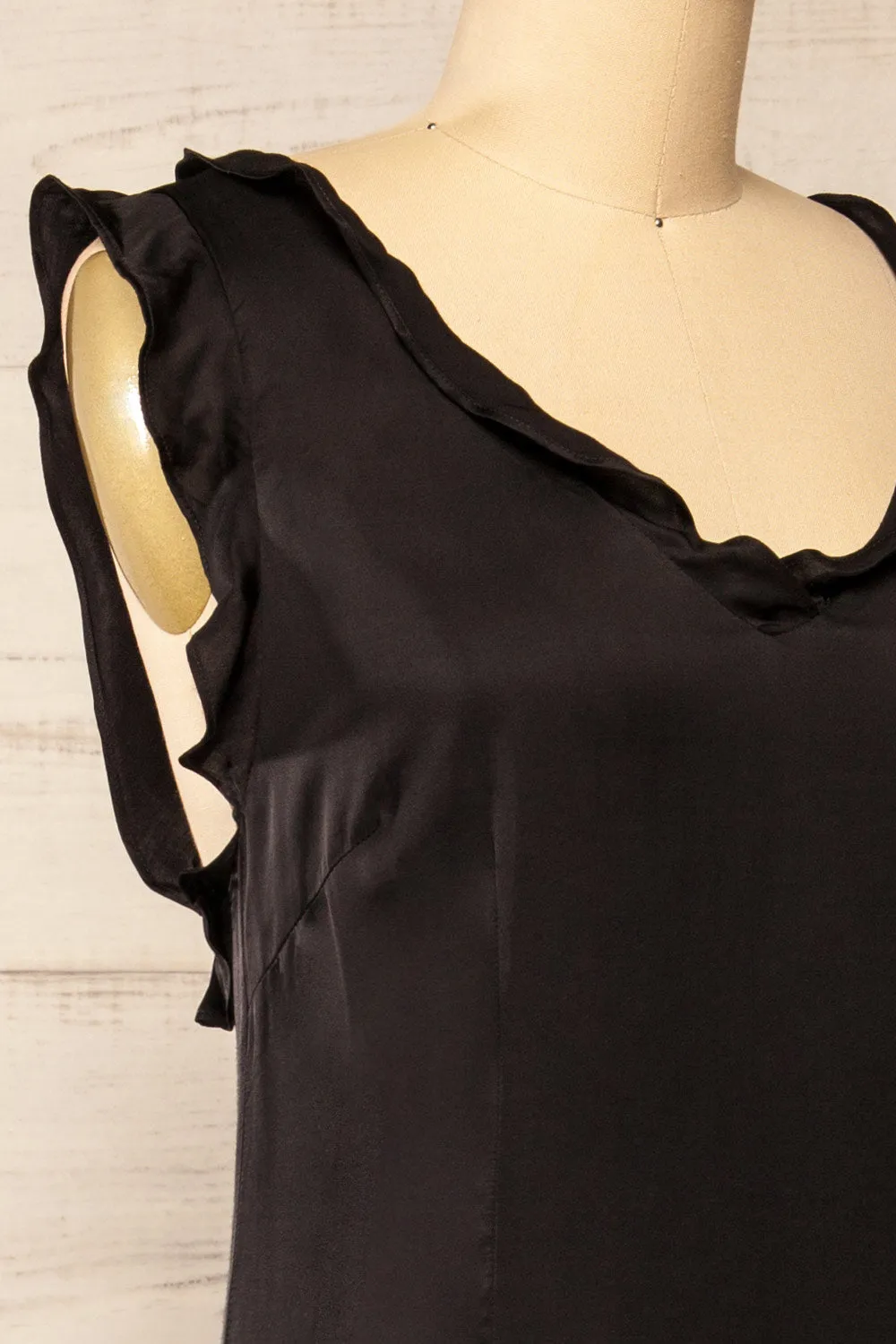 Drumburgh | Midi Black Dress w/ Ruffles