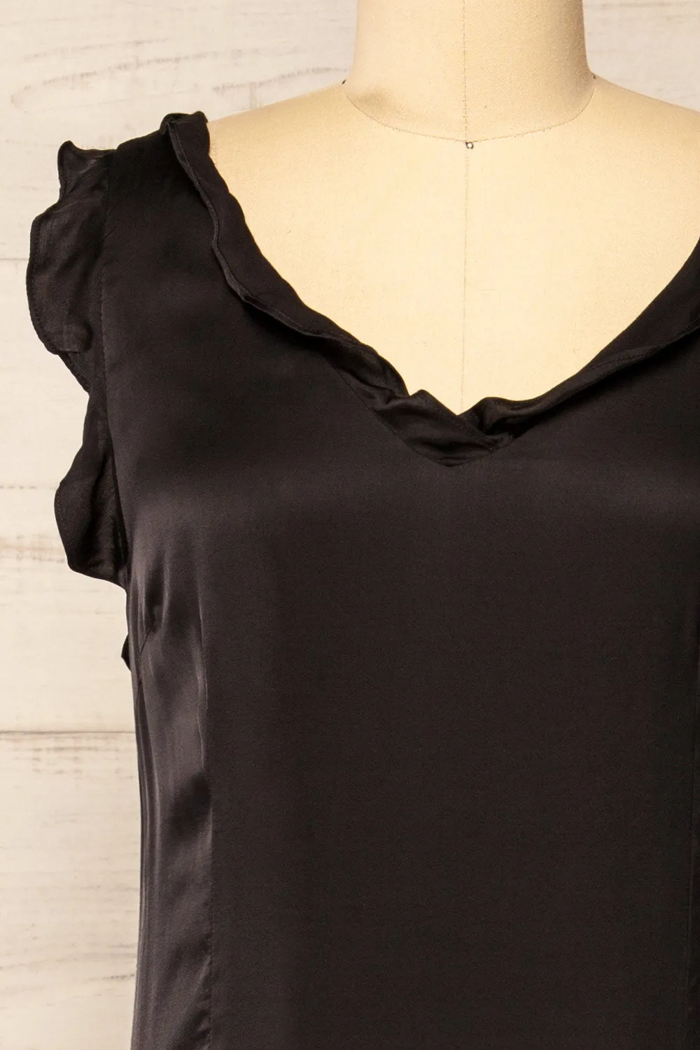 Drumburgh | Midi Black Dress w/ Ruffles