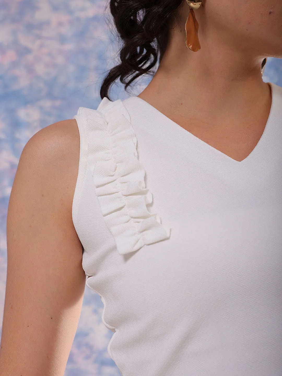 Freehand Women White Fitted Textured Scoop Neck Ruffle Top