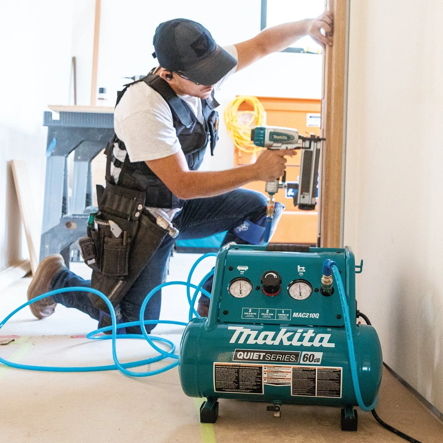 Makita (MAC210Q-R) Quiet Series 1 HP, 2 Gallon, Oil-Free, Electric Air Compressor (Factory Reconditioned)