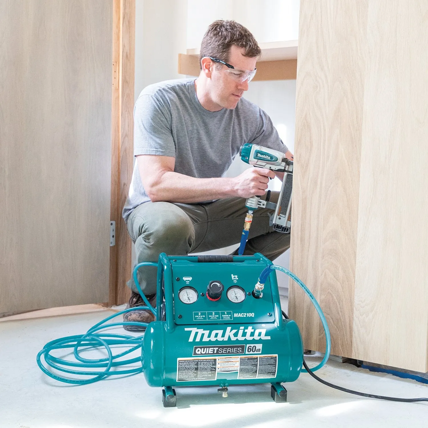 Makita (MAC210Q-R) Quiet Series 1 HP, 2 Gallon, Oil-Free, Electric Air Compressor (Factory Reconditioned)