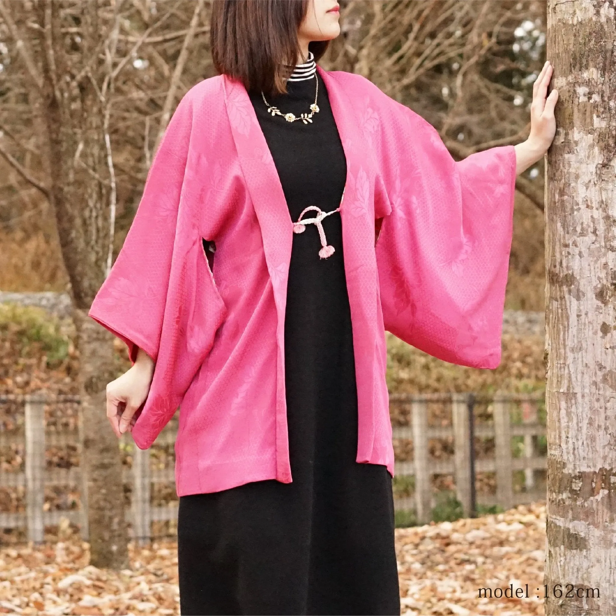 Pink haori with embossed leaf design