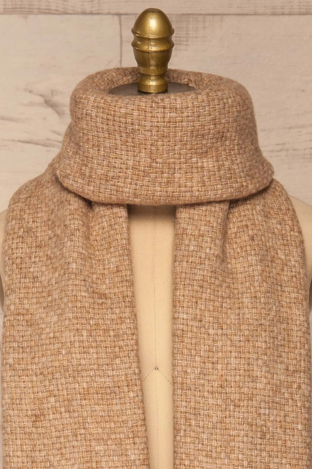 Taranto | Fuzzy Knitted Scarf